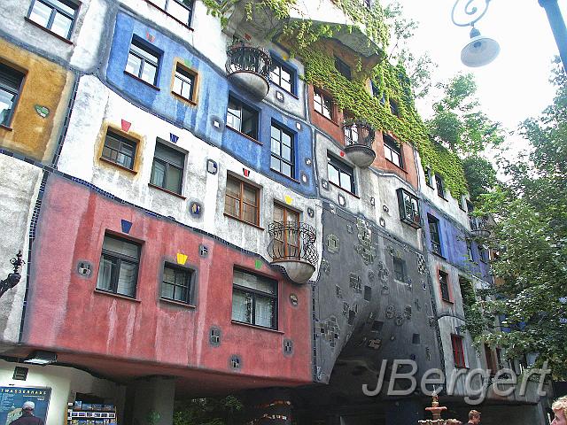 PICT2593a.JPG - Hundertwasserhaus in Wien