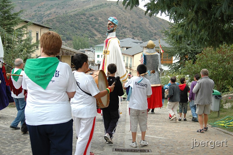 DSC_4417.JPG - Umzug Pena Gigantes in Villafrance del Bierzo