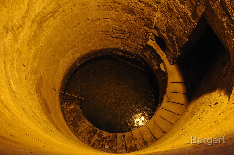 _DSC3700.JPG - Krokodilstempel in Komombo